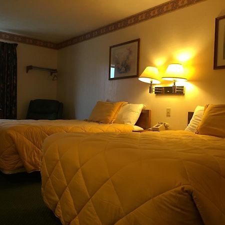 Baxter Springs 巴克斯特莱斯4号旅馆汽车旅馆 外观 照片