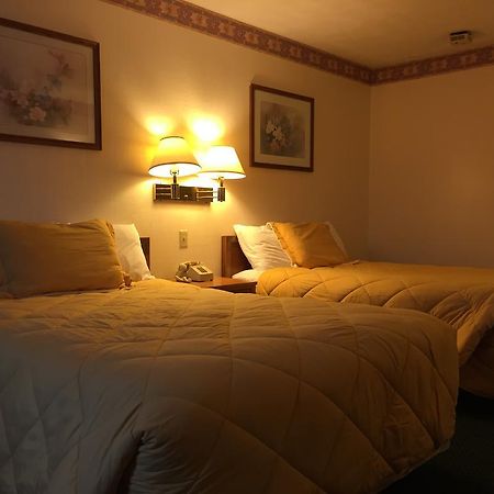 Baxter Springs 巴克斯特莱斯4号旅馆汽车旅馆 外观 照片
