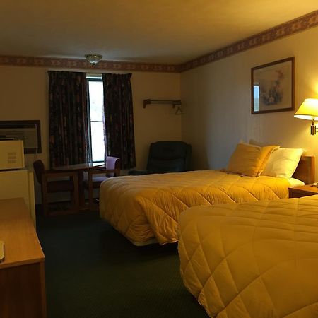 Baxter Springs 巴克斯特莱斯4号旅馆汽车旅馆 外观 照片