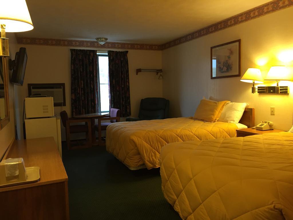 Baxter Springs 巴克斯特莱斯4号旅馆汽车旅馆 外观 照片