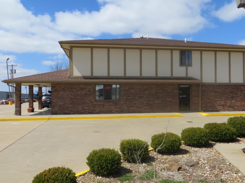 Baxter Springs 巴克斯特莱斯4号旅馆汽车旅馆 外观 照片